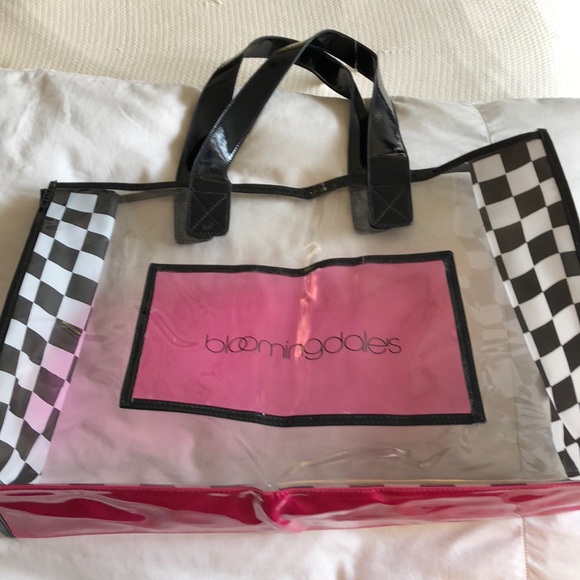 Bloomingdales Plastic Tote 2025
